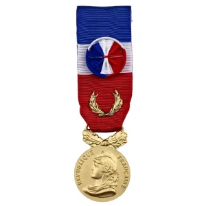 argent massif plaque or